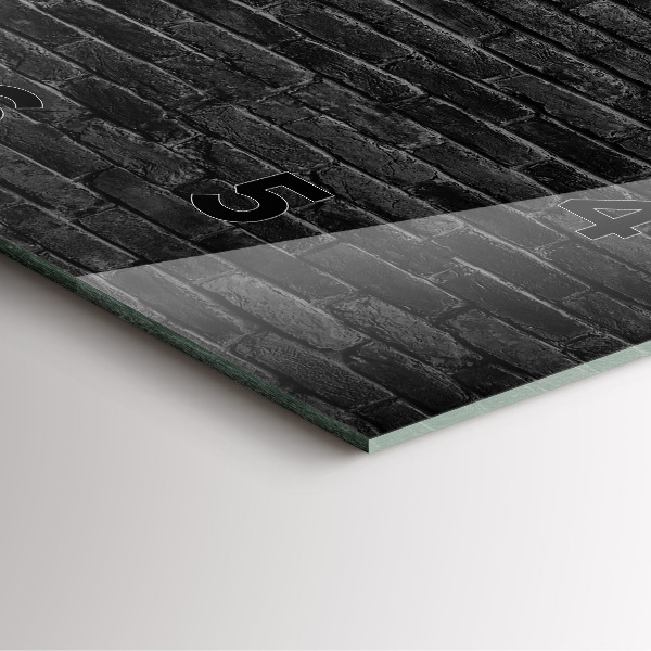 Szögletes fali üvegóra Sötét téglafal