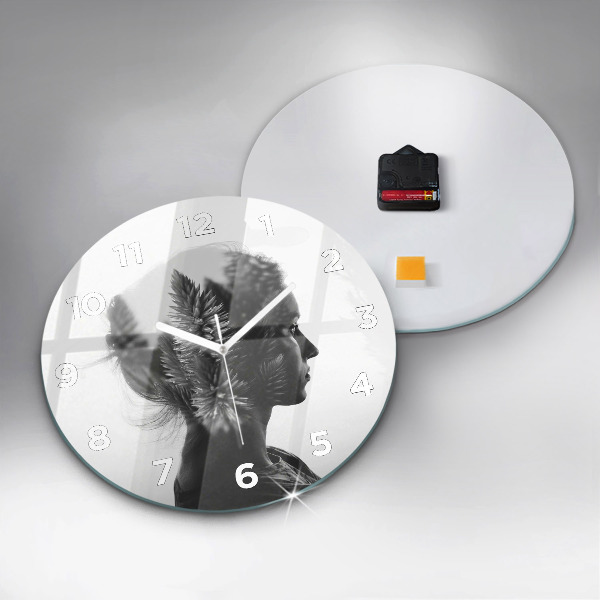 Kerek fali üvegóra Egy nő portréja