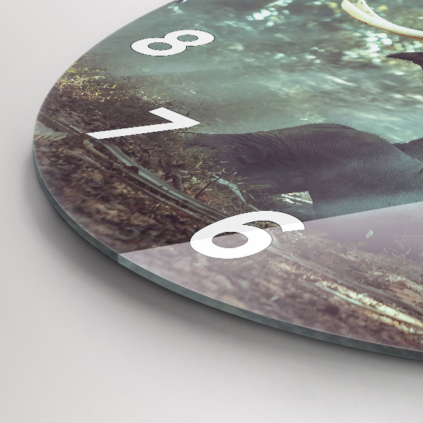 Kerek fali üvegóra Egy fiú könyvet olvas