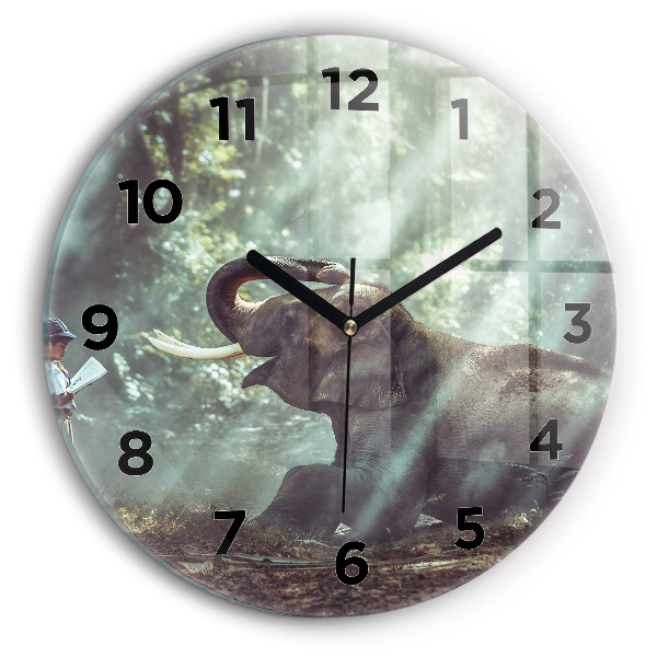 Kerek fali üvegóra Egy fiú könyvet olvas