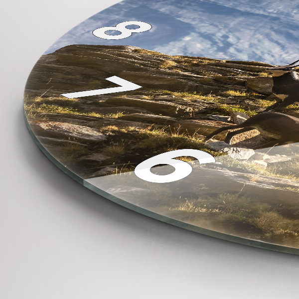 Kerek fali üvegóra Kecske az Aosta-völgyben