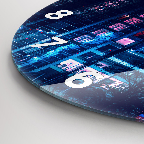 Kerek fali üvegóra Varsó éjszaka