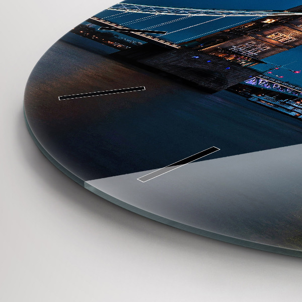 Kerek fali üvegóra Tower Bridge London éjjel