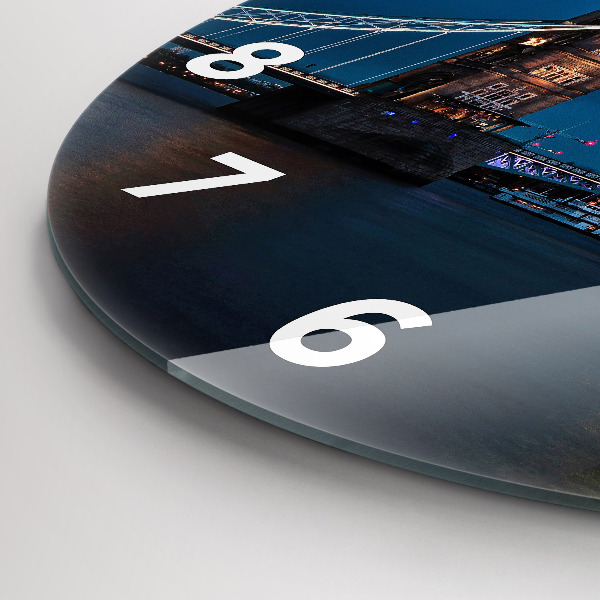 Kerek fali üvegóra Tower Bridge London éjjel