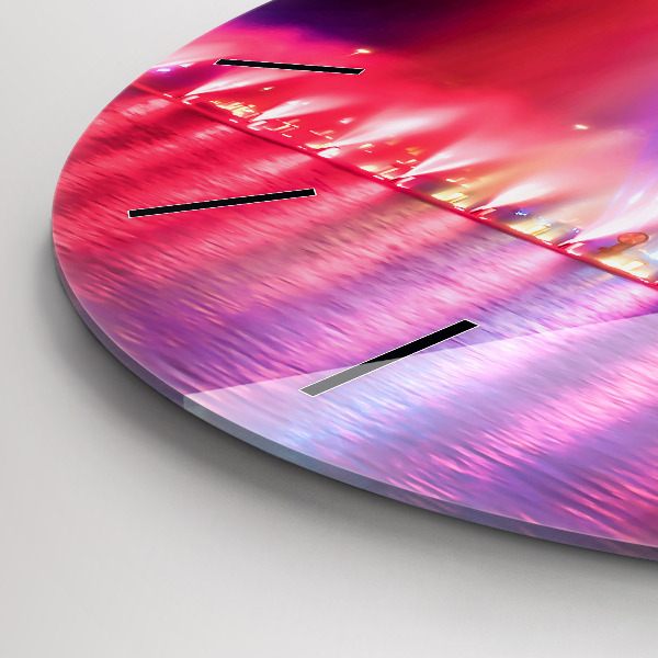 Kerek fali üvegóra Wroclaw-kút éjjel