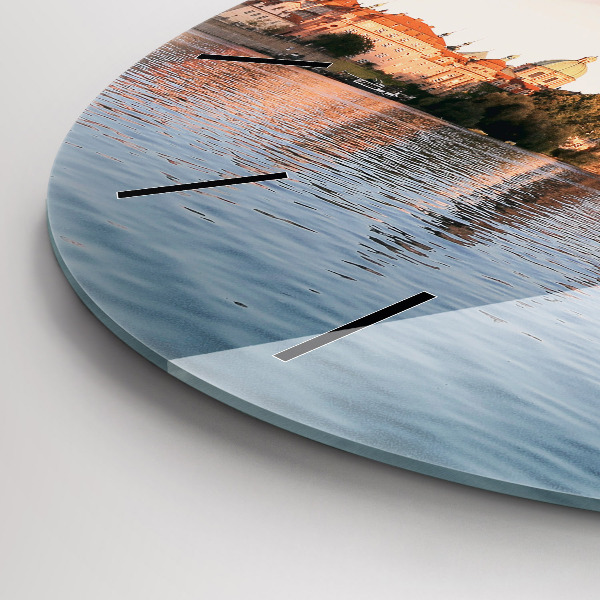 Kerek fali üvegóra Károly híd Prágában