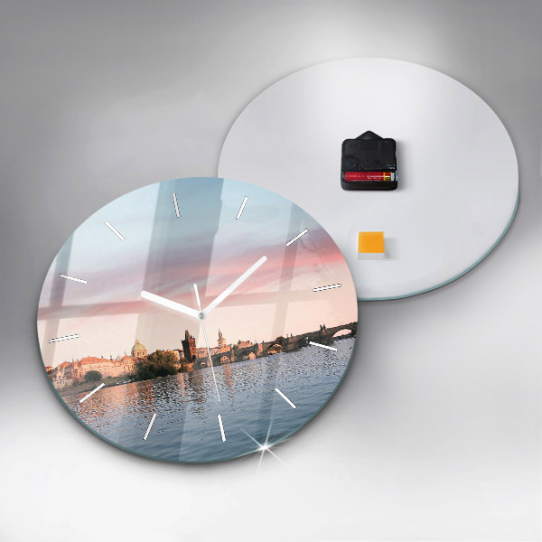 Kerek fali üvegóra Károly híd Prágában