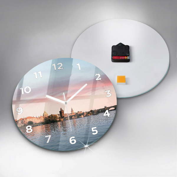 Kerek fali üvegóra Károly híd Prágában
