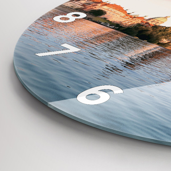 Kerek fali üvegóra Károly híd Prágában