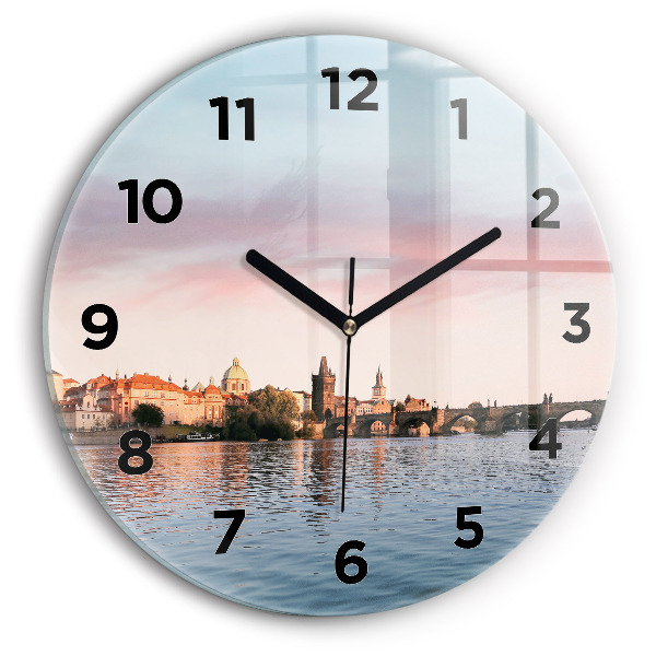Kerek fali üvegóra Károly híd Prágában