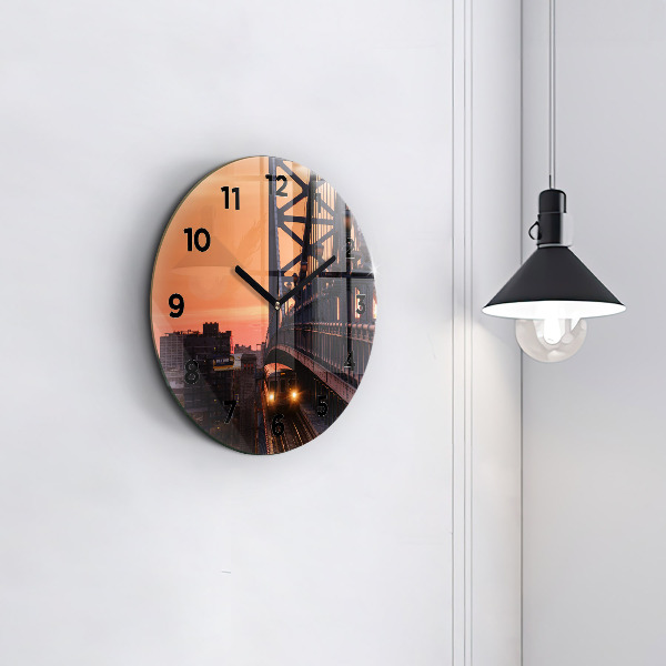 Kerek fali üvegóra Benjamin Franklin híd