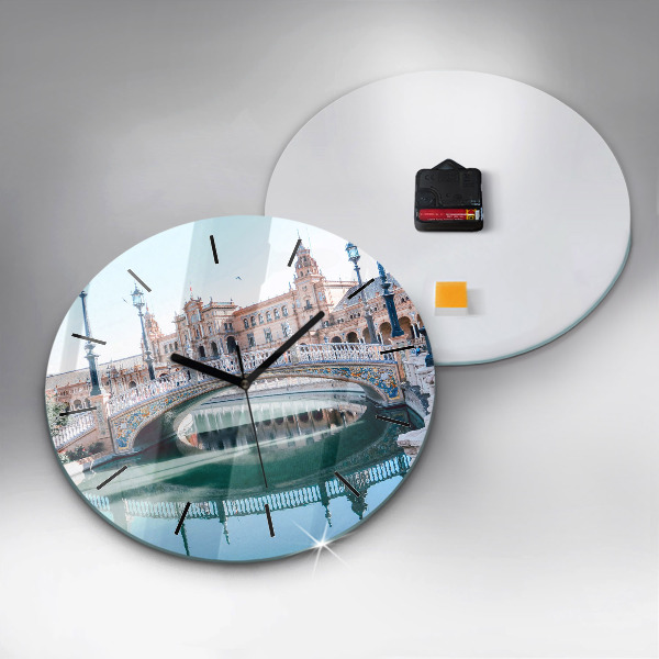 Kerek fali üvegóra Plaza de Espana Sevillában