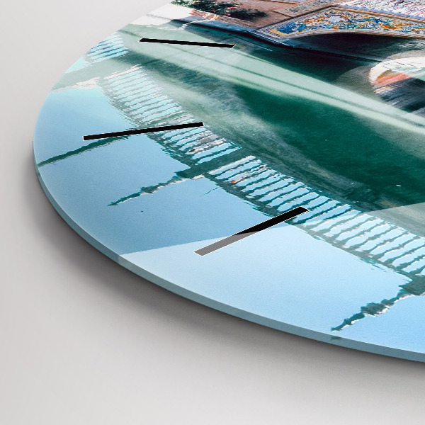 Kerek fali üvegóra Plaza de Espana Sevillában