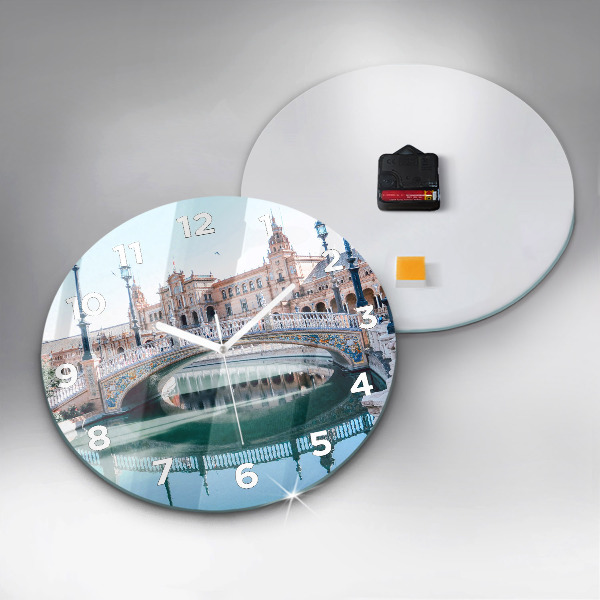 Kerek fali üvegóra Plaza de Espana Sevillában