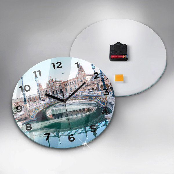 Kerek fali üvegóra Plaza de Espana Sevillában