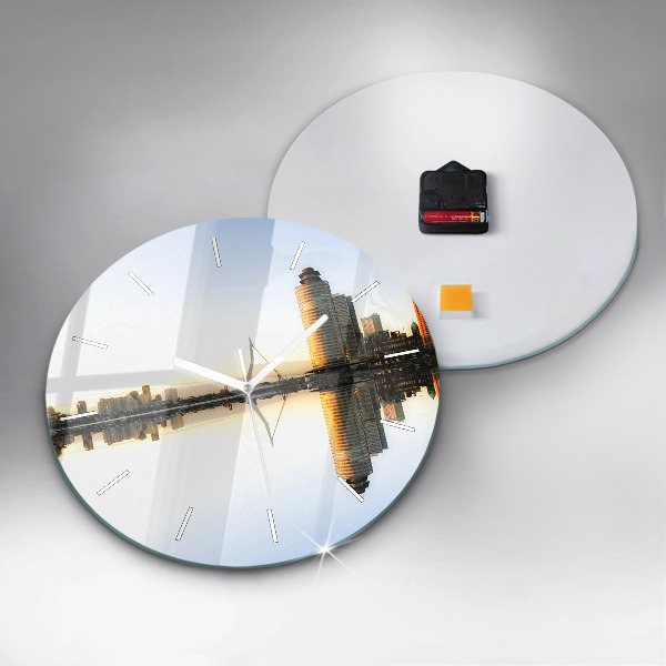 Kerek fali üvegóra Város a folyón