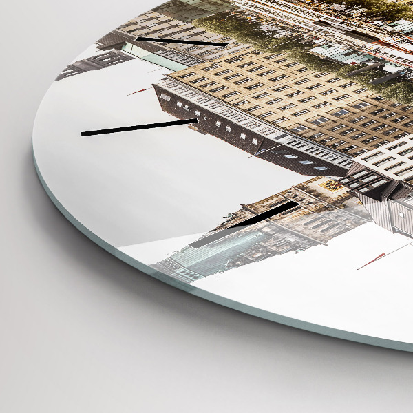 Kerek fali üvegóra Hamburg folyó Németországban