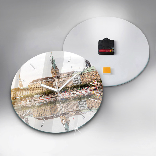 Kerek fali üvegóra Hamburg folyó Németországban