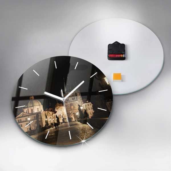 Kerek fali üvegóra Károly híd Prágában