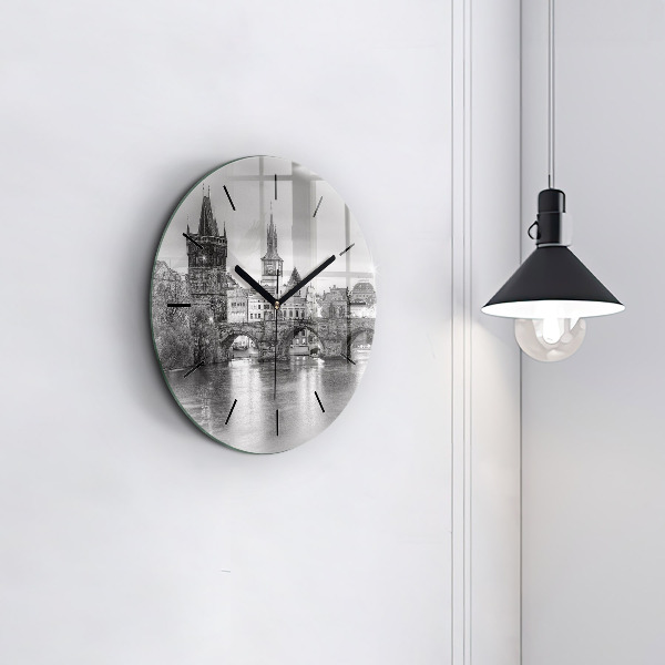 Kerek fali üvegóra Károly híd Prágában