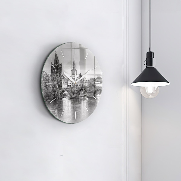 Kerek fali üvegóra Károly híd Prágában