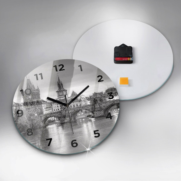 Kerek fali üvegóra Károly híd Prágában