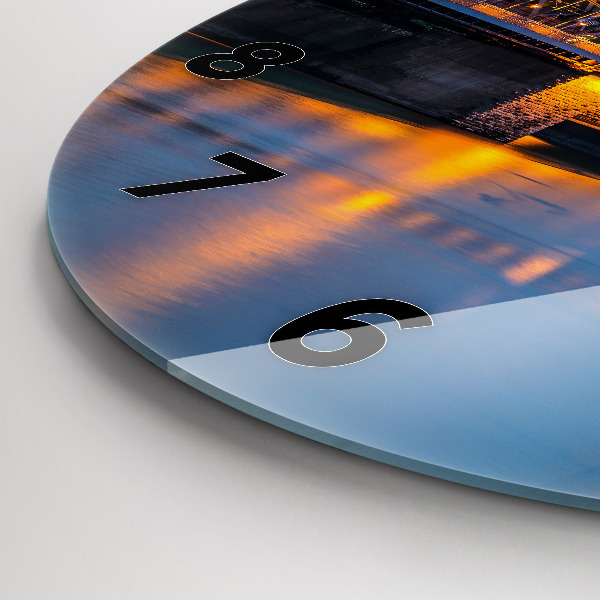 Kerek fali üvegóra Kilátás a városházára