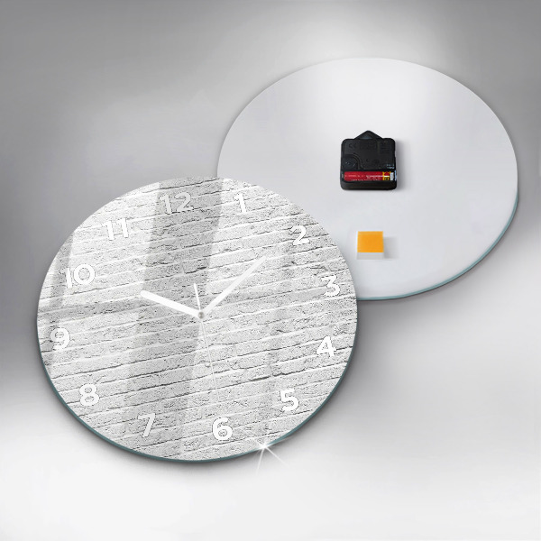 Kerek fali üvegóra Egy fal világos téglából